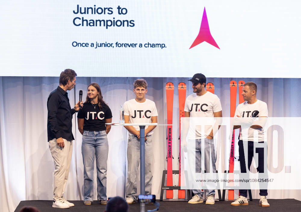 ALPINE SKIING - Atomic Media Day 2026 ALTENMARKT,AUSTRIA,08.OCT.26 - ALPINE SKIING - Atomic Media Day. Image shows presenter Christian Brugger, Katharina Unterdechler, Stefan Lehenauer, Daniel Danklmaier and Juergen Graller (Atomic). GEPAxpictures xHaraldxSteiner
