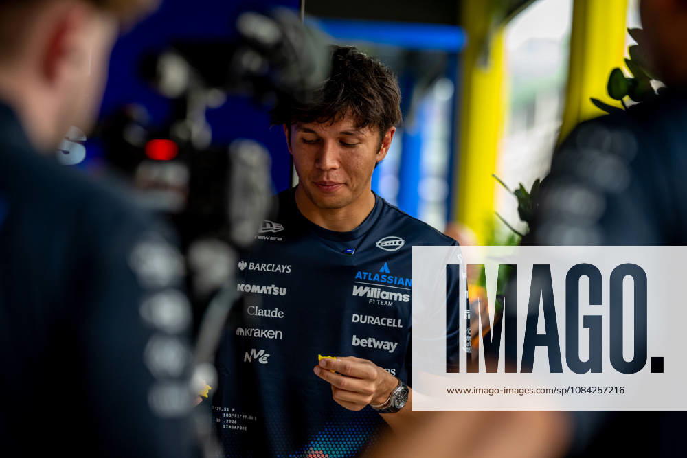 MARINA BAY, SINGAPORE: Alex Albon, racing for the Williams Racing team during the 2026 Formula 1 Singapore Grand Prix at the Marina Bay Street Circuit in Marina Bay, Singapore