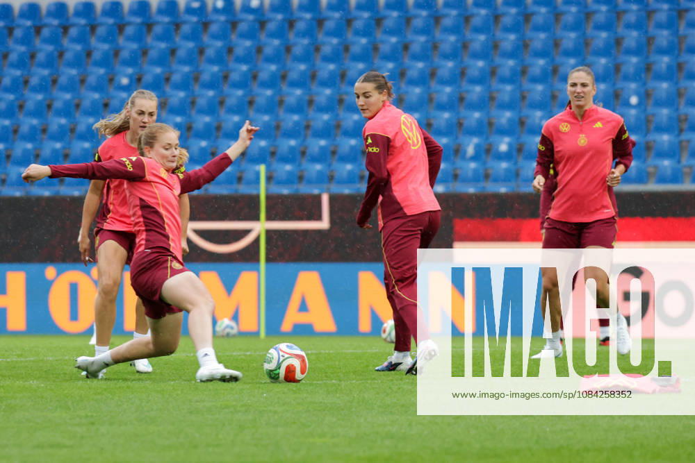 DFB Soccer Media Events, German Women s National Team Press Conference and Final Training Session featuring Sjoeke Nüsken, Carlotta Wamser, and Melissa Kössler, German Women s National Team, Karlsruhe