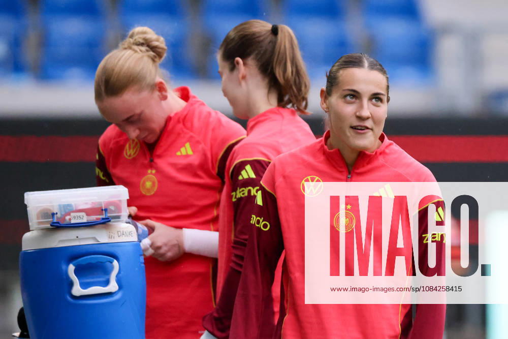 German Women s National Soccer Team: Final Training Session for the Friendly Match Between Germany and Australia Pictured, from left: Goalkeeper Laura Dick (Germany), Goalkeeper Stina Johannes (Germany), and Carlotta Wamser (Germany)