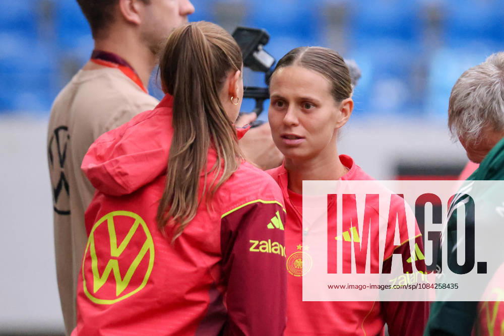 German Women s National Soccer Team Final Training Session Friendly Match: Germany vs. Australia Pictured, from left: Klara Bühl, Germany