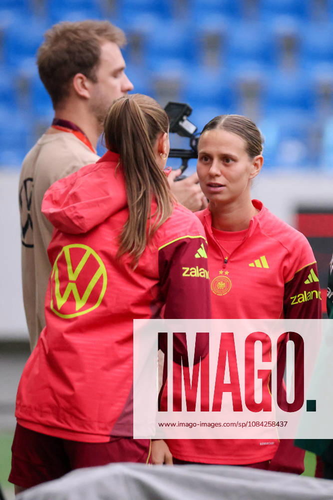 German Women s National Soccer Team Final Training Session Friendly Match: Germany vs. Australia Pictured, from left: Klara Bühl, Germany