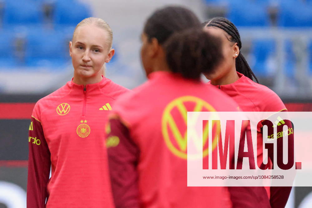 German Women s National Soccer Team Final Training Session Friendly Match: Germany vs. Australia Pictured: Luzie Zähringer Zaehringer, who was added to the roster later, Germany
