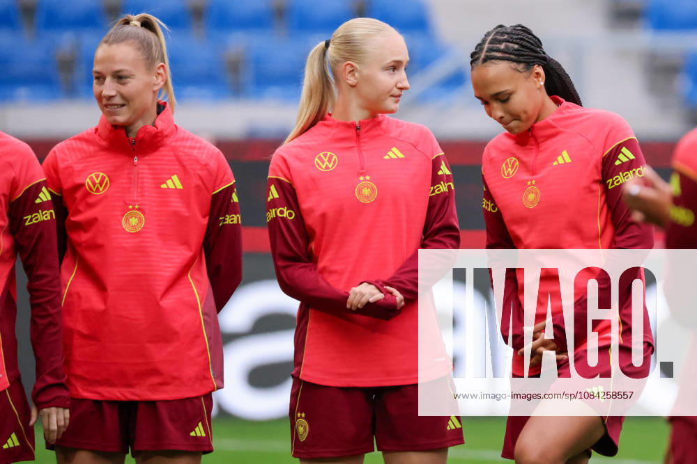 German Women s National Soccer Team: Final Training Session for the Friendly Match Between Germany and Australia. Pictured, from left: Sarai Linder (Germany), Luzie Zähringer (Germany)—who was added to the roster later—and Lisa Baum (Germany)