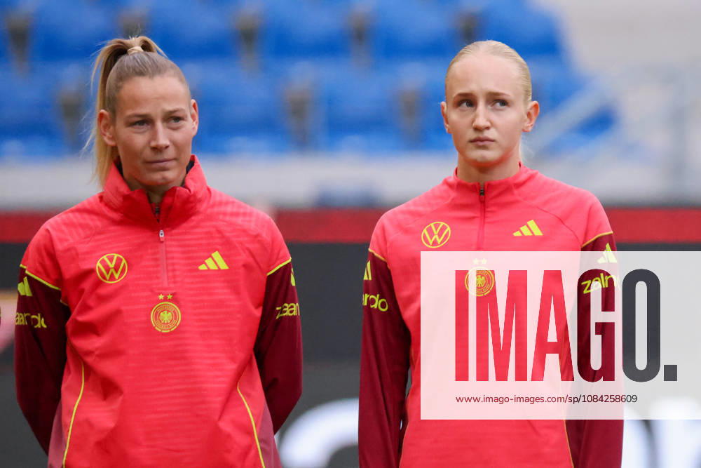 German Women s National Soccer Team Final Training Session Friendly Match: Germany vs. Australia Pictured, from left: Sarai Linder (Germany) and Luzie Zähringer (Germany), who was added to the roster later