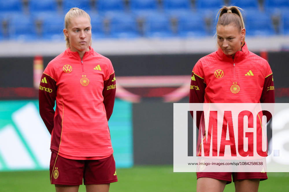 German Women s National Soccer Team Final Training Session Friendly Match: Germany vs. Australia Pictured, from left: Janina Minge (Germany) and Sarai Linder (Germany)