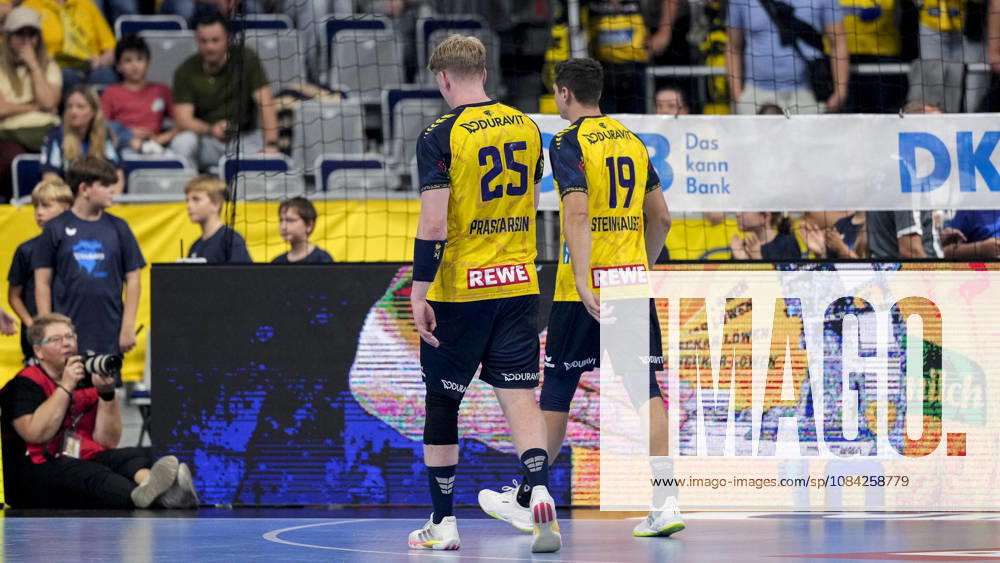From left: Haukur Thrastarson (RNL), 25, Marius Steinhauser (RNL), 19, Rhein-Neckar Löwen players looking disappointed; disappointment, frustration, pessimism, action, game scene, October 8, 2026, Mannheim, Germany, handball, Bundesliga, Rhein-Neckar Löwen vs. ThSV Eisenach