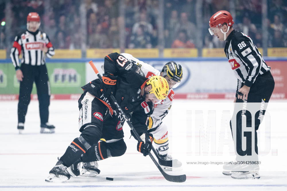 Matthew Wedman, Loewen Frankfurt, 67; Phil Varone, Krefeld Pinguine, 76 GER; Loewen Frankfurt vs. Krefeld Pinguine, ice hockey, PENNY DEL, Matchday 7, 2026–2027 season, October 8, 2026 GER, Loewen Frankfurt vs. Krefeld Pinguine, Ice Hockey, PENNY DEL, Matchday 7, 2026–2027 Season, October 8, 2026 Frankfurt am Main