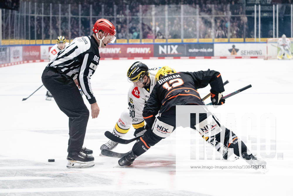 Noah Dunham, Loewen Frankfurt, 12 GER, Loewen Frankfurt vs. Krefeld Pinguine, Ice Hockey, PENNY DEL, Matchday 7, 2026–2027 Season, October 8, 2026 GER, Loewen Frankfurt vs. Krefeld Pinguine, Ice Hockey, PENNY DEL, Matchday 7, 2026–2027 Season, October 8, 2026 Frankfurt am Main