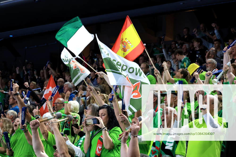 GER Germany, Handball, EHF Champions League, October 8, 2026, 2026–2027 season, Berlin, Füchse Berlin vs. FC Porto, Füchse fans, fan section, cheering, joy, happiness, positive emotions, nordphoto GmbH Engler, Berlin, Max-Schmeling-Halle, Berlin, Germany