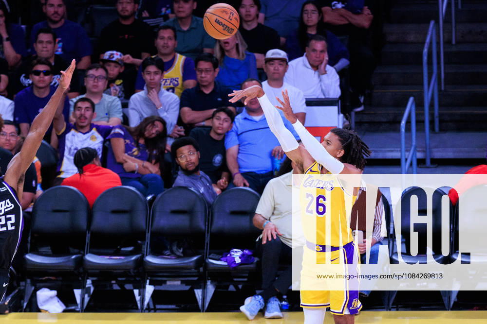 Matisse Thybulle 26 of the Los Angeles Lakers puts up a shot during a preseason NBA, Basketball Herren, USA game against the Sacramento Kings on Thursday October 8, 2026 at Crypto.com Arena in Los Angeles, California. Lakers defeat Kings, 114 -110. JAVIER ROJAS PI Los Angeles USA - ZUMAp124 20261008_zaa_p124_045