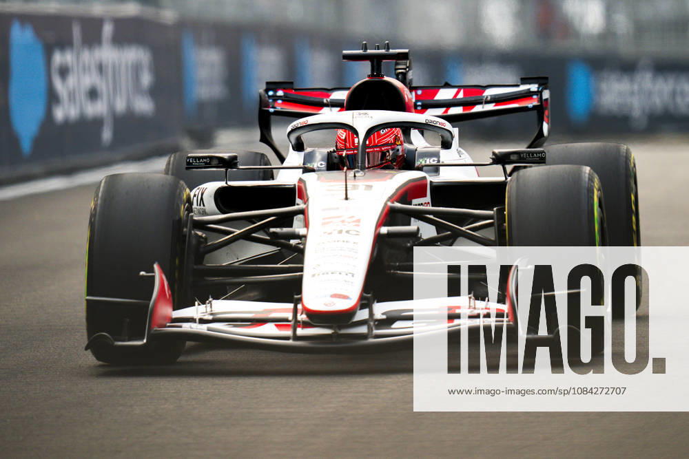 FORMULA 1 SINGAPORE AIRLINES SINGAPORE GRAND PRIX 2026 Esteban Ocon (FRA) 31 Haas F1 Team in practice during the Formula 1 Singapore Airlines Singapore Grand Prix 2026, Round 17 of the 2026 Formula 1 World Championship, WM, Weltmeisterschaft from 9th - 11th October 2026 at the Marina Bay Street Circuit, Singapore. Credit: Robbie Hoad Every Second Media Editorial use only. All images are copyright Every Second Media Limited. No images may be reproduced without prior permission.