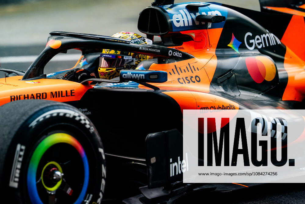 Formula 1 Singapore Grand Prix - FP1 LANDO NORRIS 4 (GBR) of McLaren Mastercard Formula 1 Team (McLaren MCL40) on Friday during FP1 during the Formula 1 Singapore Airlines Singapore Grand Prix 2026 at Marina Bay Street Circuit, Singapore, on October 9, 2026. Photo by Antoine LAPEYRE Reveries Agency ABACAPRESS.COM Marina Bay Singapore