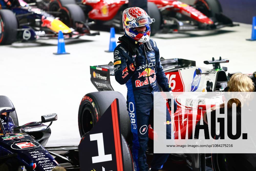 VERSTAPPEN Max (NLD), Red Bull Racing Ford RB22, portrait, F1 GP 17 Singapore 2026; ALONSO Fernando (SPA), Aston Martin F1 Team Honda AMR26, portrait, F1 GP 17 Singapore 2026; Singapore