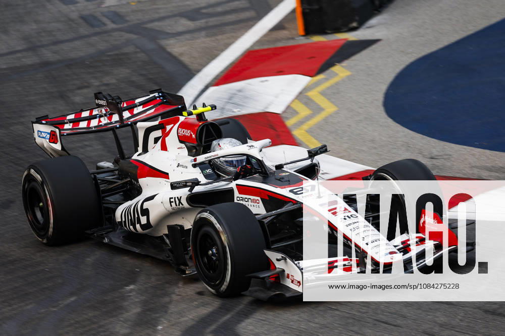 F1 - SINGAPORE GRAND PRIX 2026 87 BEARMAN Ollie Oliver (gbr), TGR Haas F1 Team VF-26, action during the 2026 Formula 1 Singapore Grand Prix, 17th round of the 2026 Formula One World Championship, WM, Weltmeisterschaft from October 9 to 11, 2026 on the Marina Bay Street Circuit, in Singapore, Singapore - SingaporeSingapore