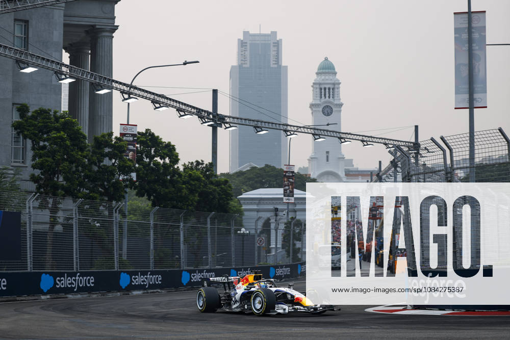 F1 - SINGAPORE GRAND PRIX 2026 41 LINDBLAD Arvid (gbr), Visa Cash App RB F1 Team VCARB03, action during the 2026 Formula 1 Singapore Grand Prix, 17th round of the 2026 Formula One World Championship, WM, Weltmeisterschaft from October 9 to 11, 2026 on the Marina Bay Street Circuit, in Singapore, Singapore - SingaporeSingapore