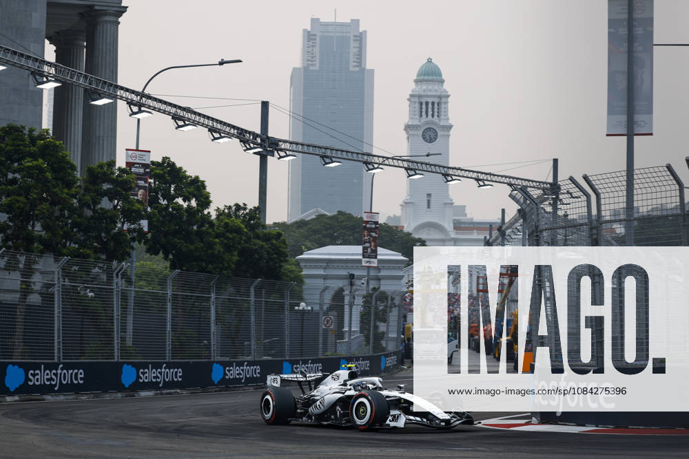 F1 - SINGAPORE GRAND PRIX 2026 77 BOTTAS Valtteri (fin), Cadillac F1 Team MAC-26, action during the 2026 Formula 1 Singapore Grand Prix, 17th round of the 2026 Formula One World Championship, WM, Weltmeisterschaft from October 9 to 11, 2026 on the Marina Bay Street Circuit, in Singapore, Singapore - SingaporeSingapore