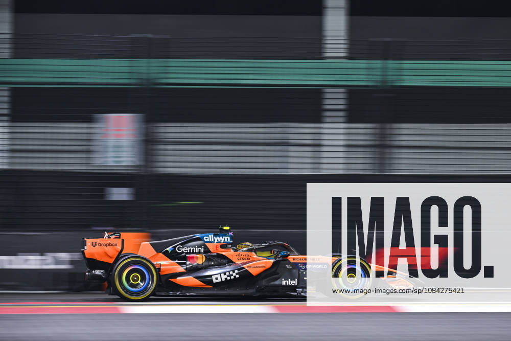 F1 - SINGAPORE GRAND PRIX 2026 01 NORRIS Lando (gbr), McLaren F1 Team MCL40, action during the 2026 Formula 1 Singapore Grand Prix, 17th round of the 2026 Formula One World Championship, WM, Weltmeisterschaft from October 9 to 11, 2026 on the Marina Bay Street Circuit, in Singapore, Singapore - SingaporeSingapore