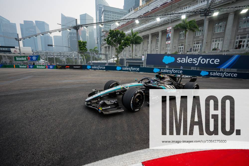 George Russell (GBR) (Mercedes-AMG Petronas F1 Team) during free practice 1 of the Formula 1 Singapore Grand Prix 2026 at the Marina Bay Street Circuit. Singapore Singapore - ZUMAs197 20261009_aaa_s197_063