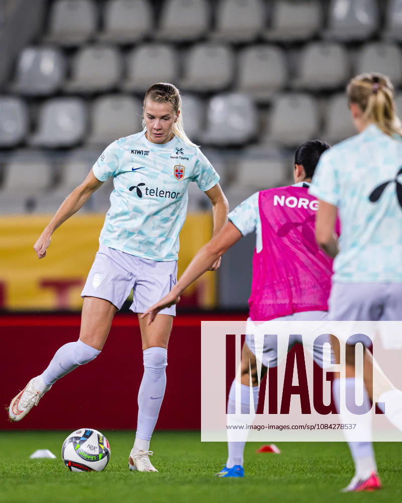 Ada Martine Hegerberg of Norway warms up ahead of the FIFA Women’s World Cup Qualifier soccer match between Romania and Norway on October 9, 2026 in Bucharest. Photo by Marius Simensen, BILDBYRAN COP 238 bbeng women s FIFA World Cup qualifiers soccer football international match Norway Romania