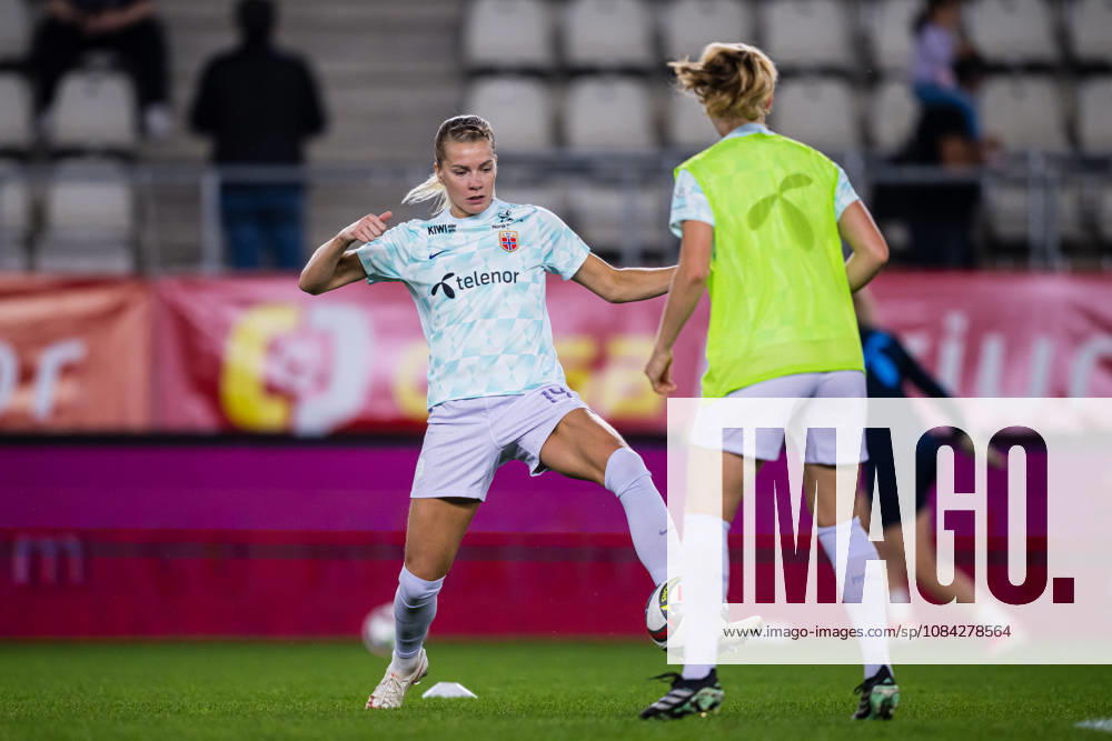 Ada Martine Hegerberg of Norway warms up ahead of the FIFA Women’s World Cup Qualifier soccer match between Romania and Norway on October 9, 2026 in Bucharest. Photo by Marius Simensen, BILDBYRAN COP 238 bbeng women s FIFA World Cup qualifiers soccer football international match Norway Romania