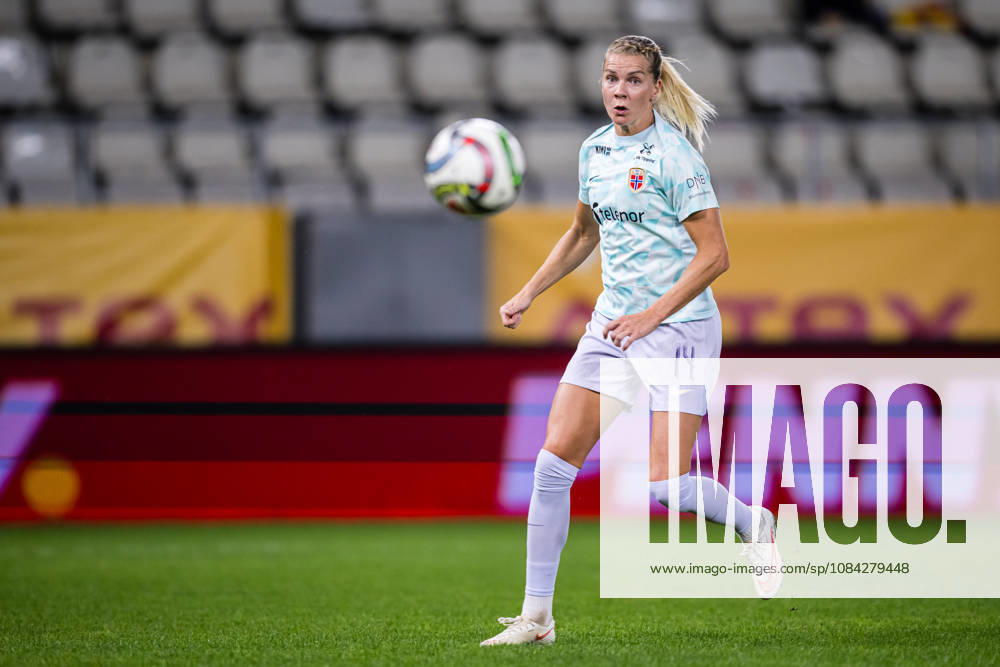 Ada Martine Hegerberg of Norway warms up ahead of the FIFA Women’s World Cup Qualifier soccer match between Romania and Norway on October 9, 2026 in Bucharest. Photo by Marius Simensen, BILDBYRAN COP 238 bbeng women s FIFA World Cup qualifiers soccer football international match Norway Romania