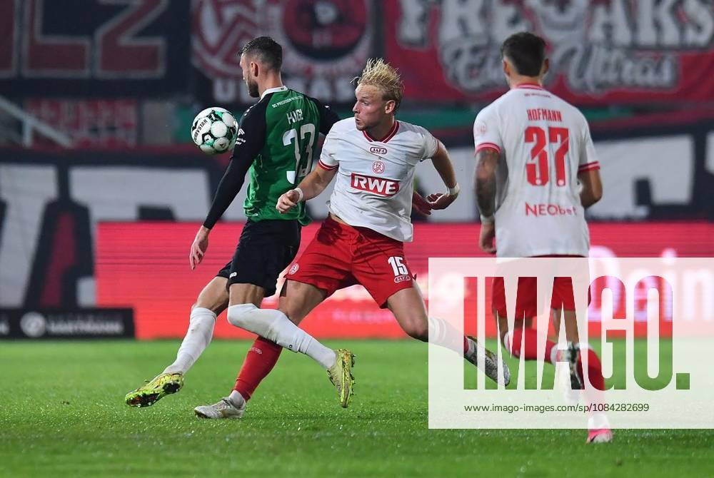 Preußen Münster vs. Rot Weiss Essen ** ** **Soccer 3rd Division, Matchday 8: Preußen Münster vs. Rot-Weiss Essen on October 9, 2026, at the LVM Preußenstadion in Münster. Felix Higl (Preußen Münster, left), Ben Hüning (Rot-Weiss Essen, right). Germany, North Rhine-Westphalia, Münster. Copyright ThorstenxTillmann
