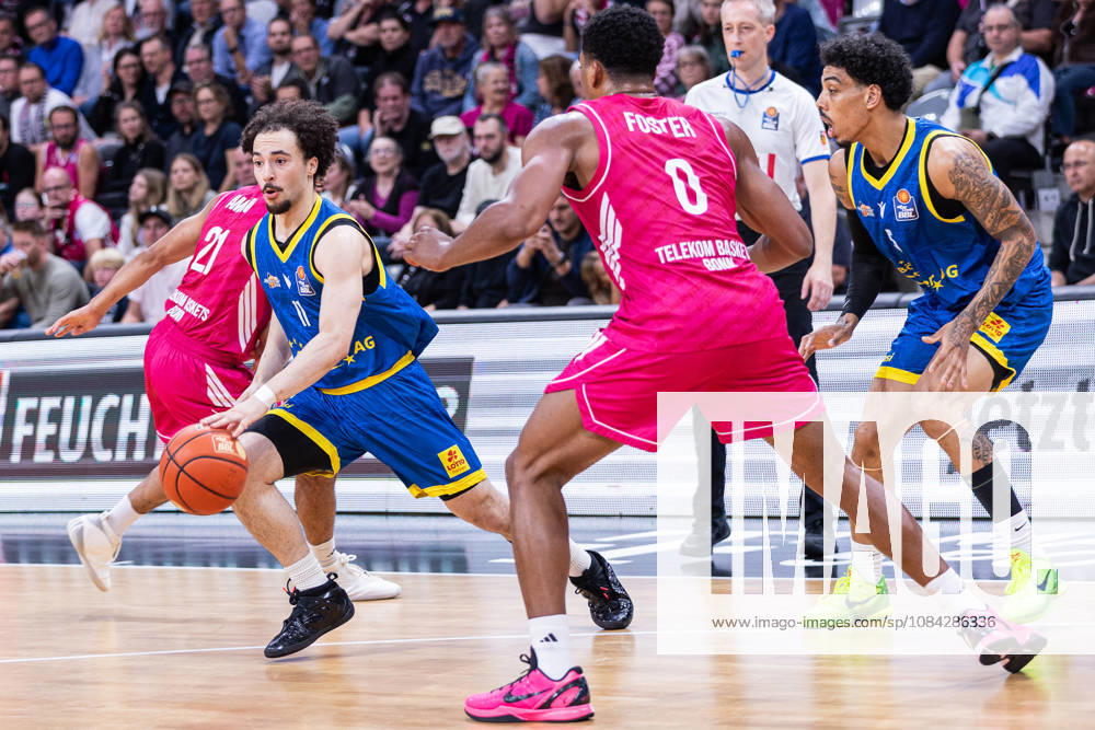 EasyCredit Basketball Bundesliga, Telekom Baskets Bonn vs. Science City Jena, October 9, 2026 Isaiah Moses (Science City Jena) 11 vs. Marcus Foster (Telekom Baskets Bonn) 0 easyCredit Basketball Bundesliga, Telekom Baskets Bonn vs. Science City Jena, October 9, 2026, Telekom Dome Bonn