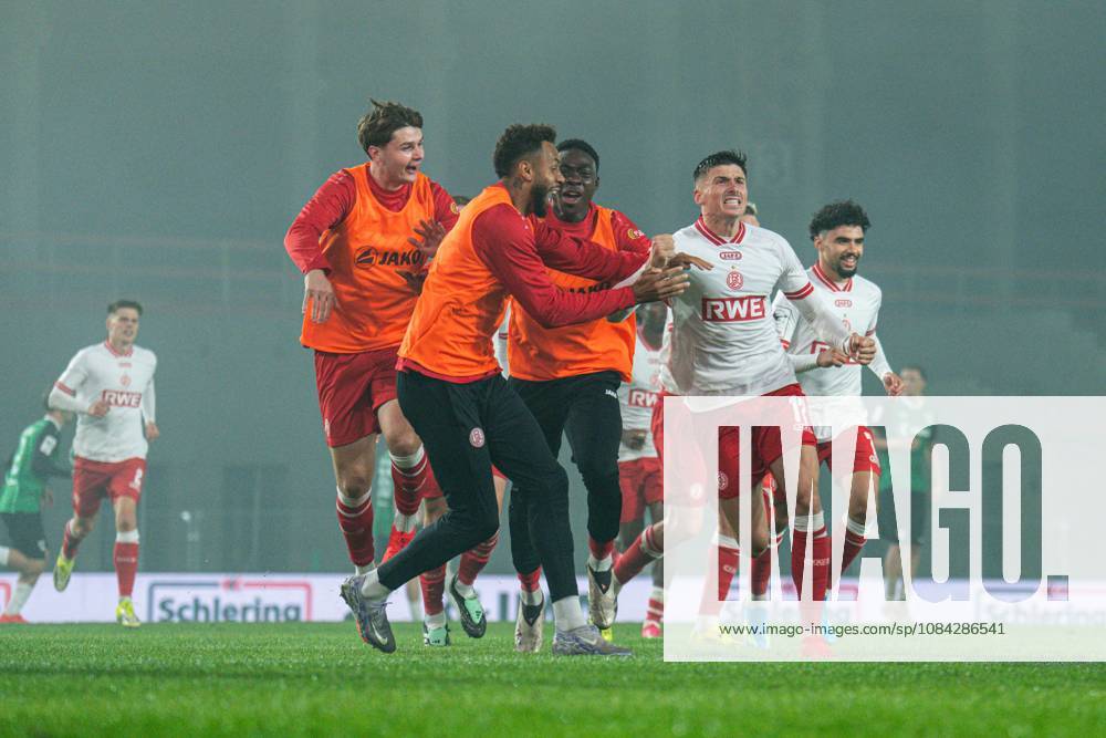 3rd Division, Matchday 8, SC Preußen Münster vs. Rot-Weiss Essen at the LVM Preußenstadion. Semir Telalovic scores the 2-3 goal for Essen; here he celebrates with the team. IMPORTANT NOTICE: In accordance with DFB and DFL regulations, it is prohibited to use or allow the use of photographs taken in the stadium and or during the game in the form of sequential images and or video-like photo sequences