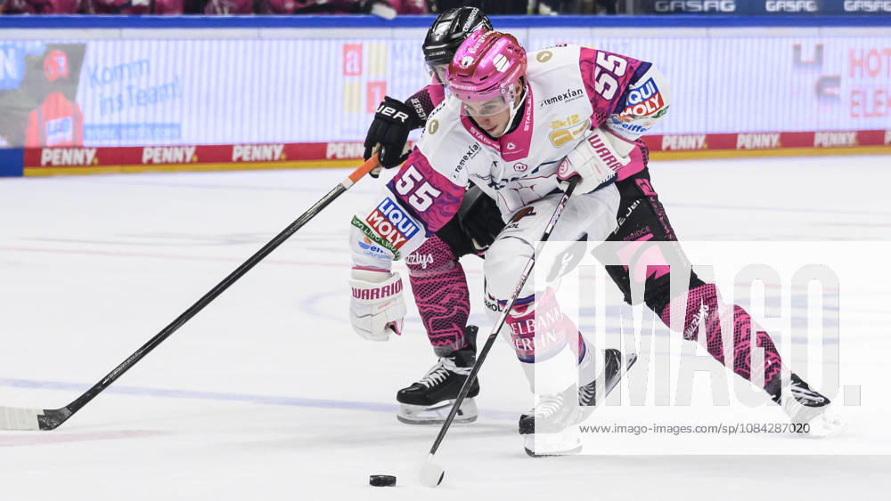 In the photo, from left: Jean Luc Foudy, Eisbären Berlin 55, GER, Berlin, ice hockey, DEL 1, Eisbären Berlin vs. Grizzlys Wolfsburg, at the Uber Arena, October 9, 2026,