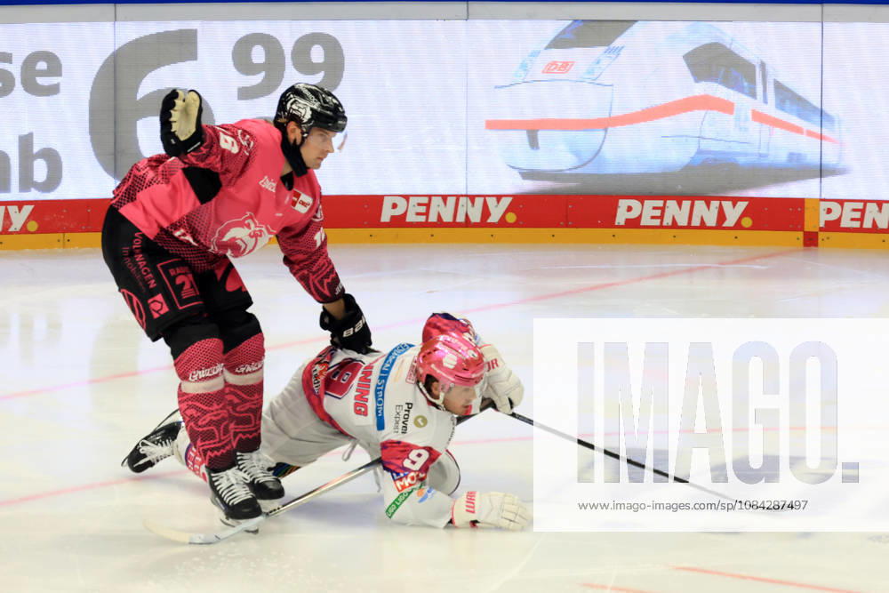 DEU, GER, Ice Hockey, Match Day, 2026–27 Season, Berlin, Eisbären Berlin vs. Grizzly Wolfsburg; Ty Ronning (Eisbären Berlin) 9, Tommy Pasanen (Grizzly Wolfsburg) 16; nordphoto GmbH; Engler; City; Uber Arena; State; Country