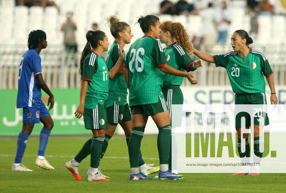Algerie vs Republique centrafricaine feminine (Qualifications JO les Joueuse d Algerie celebre le Bute contre Republique centrafricaine, lors du match Algerie contre Republique centrafricaine feminine, Qualifications JO Los Angeles 2028, au Stade de 5 Juillet a Alger, en Algerie, le 09 Octobre 2026 (Photo By Billel Bensalem APPImages) Alger Algerie