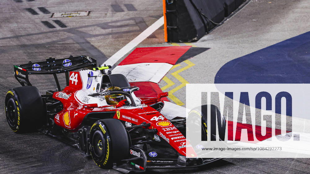 LEWIS HAMILTON of Scuderia Ferrari qualifies sixth during Sprint Qualifying of the 2026 Formula 1 Singapore Grand Prix at Marina Bay Street Circuit in Singapore. Singapore Singapore - ZUMAh201 20261009_zsp_h201_028