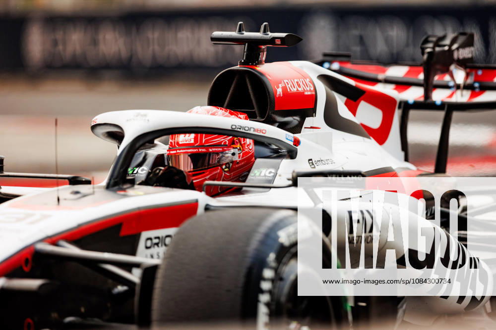 Esteban Ocon of France drives the (31) TGR Haas F1 Team VF-26 during practice session one ahead of the F1 Grand Prix of Singapore at the Marina Bay Street Circuit. Singapore Singapore - ZUMAs197 20261009_aaa_s197_298