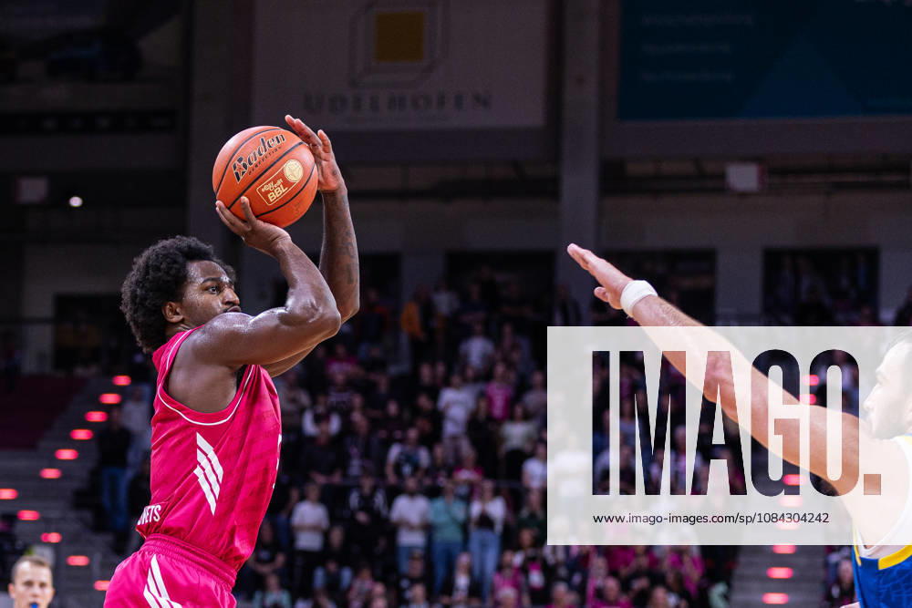 EasyCredit Basketball Bundesliga, Telekom Baskets Bonn vs. Science City Jena, October 9, 2026 John Michael Wright of Telekom Baskets Bonn hits a three-pointer easyCredit Basketball Bundesliga, Telekom Baskets Bonn vs. Science City Jena, October 9, 2026, Telekom Dome Bonn