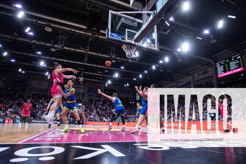EasyCredit Basketball Bundesliga, Telekom Baskets Bonn vs. Science City Jena, October 9, 2026 Leon Kratzer of Telekom Baskets Bonn scores a 22-point game against the entire zone easyCredit Basketball Bundesliga, Telekom Baskets Bonn vs. Science City Jena, October 9, 2026, Telekom Dome Bonn