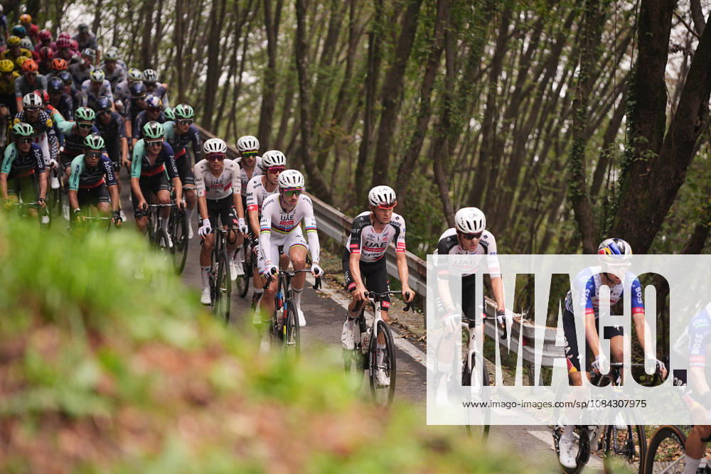 The race , Breakaway on the Val Piana climb, 1USA s Brandon McNulty of UAE Team Emirates XRG (C) during the 120th edition of the Il Lombardia, Tour of Lombardy cycling race, a 239 km one day race from Bergamo to Como on October 10, 2026, Italy.
