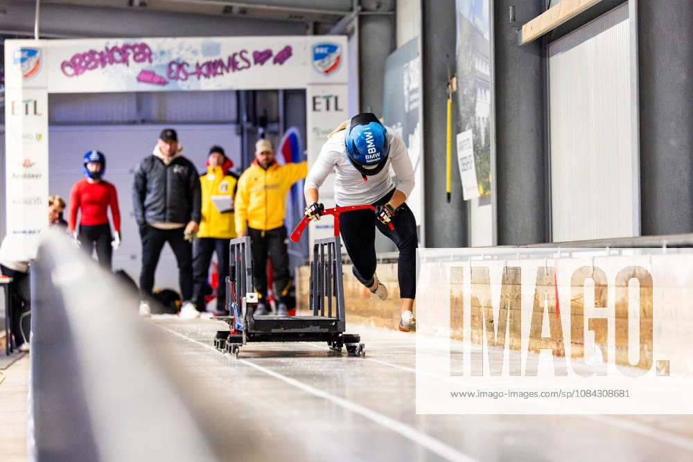 GER, Bobsleigh, Season 26–27, Women, Central Performance Test in Bobsleigh: Push Test. Pictured: Karolin Lindner. As is tradition, the German bobsleigh pilots and their pushers gathered in Oberhof for a showdown. 98559 Oberhof LOTTO Thuringia EISARENA Oberhof Training Hall Start Facility Thuringia Germany