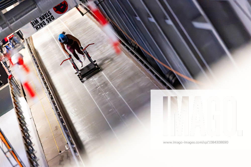 GER, Bobsleigh, Season 26–27, Women, Central Performance Test in Bobsleigh: Push Test. As is tradition, the German bobsleigh pilots and their pushers gathered in Oberhof for a showdown. 98559 Oberhof LOTTO Thuringia EISARENA Oberhof Training Hall Start Facility Thuringia Germany