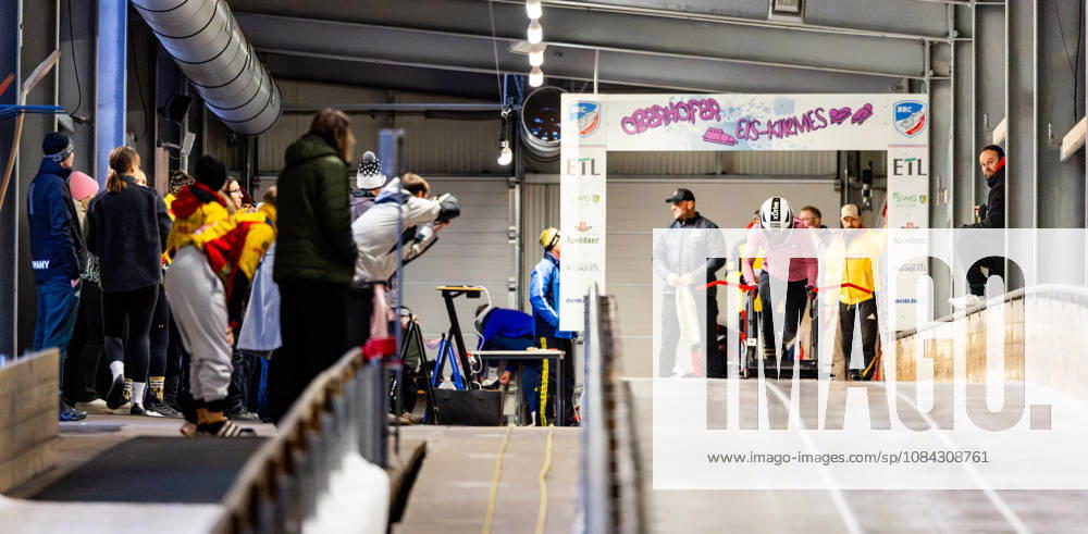 GER, Bobsleigh, Season 26–27, Women, Central Performance Test in Bobsleigh: Push Test. As is tradition, the German bobsleigh pilots and their pushers gathered in Oberhof for a showdown. 98559 Oberhof LOTTO Thuringia EISARENA Oberhof Training Hall Start Facility Thuringia Germany