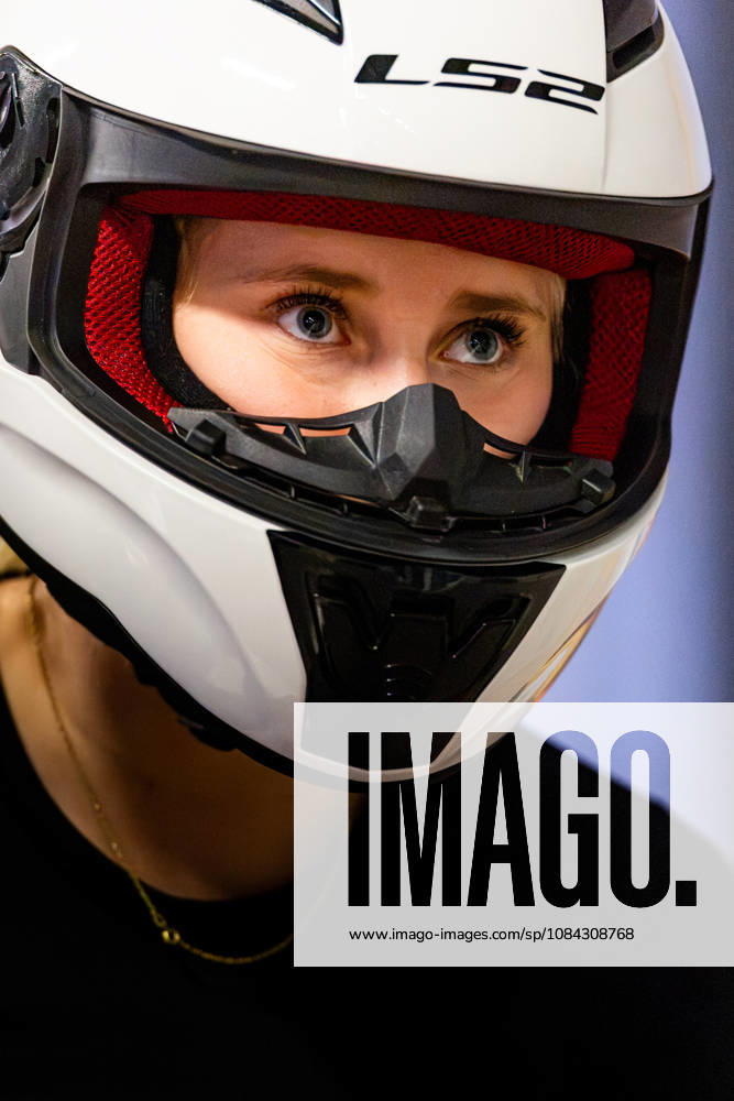 GER, Bobsleigh, Season 26–27, Women, Central Performance Test in Bobsleigh: Push Test. As is tradition, the German bobsleigh pilots and their pushers gathered in Oberhof for a showdown. 98559 Oberhof LOTTO Thuringia EISARENA Oberhof Training Hall Start Facility Thuringia Germany