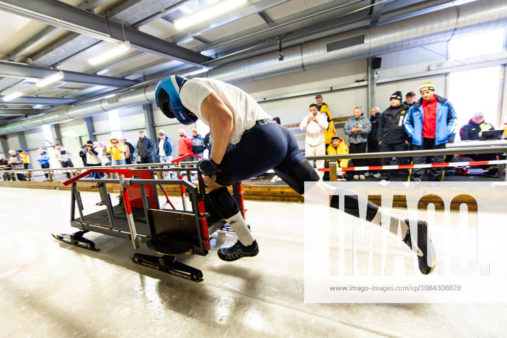 GER, Bobsleigh, Season 26–27, Men, Central Performance Test in Bobsleigh: Push Test. Traditionally, German bobsled pilots and their pushers have gathered in Oberhof for a test of strength. 98559 Oberhof LOTTO Thuringia EISARENA Oberhof Training Hall Start Facility Thuringia Germany