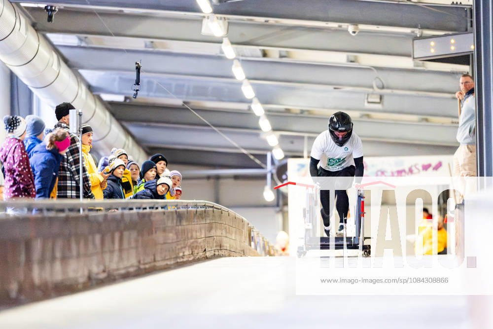 GER, Bobsleigh, Season 26–27, Men, Central Performance Test in Bobsleigh: Push Test. Traditionally, German bobsled pilots and their pushers have gathered in Oberhof for a test of strength. 98559 Oberhof LOTTO Thuringia EISARENA Oberhof Training Hall Start Facility Thuringia Germany