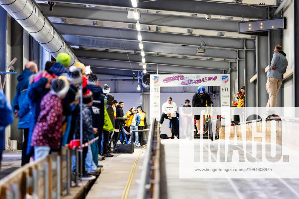 GER, Bobsleigh, Season 26–27, Men, Central Performance Test in Bobsleigh: Push Test. Traditionally, German bobsled pilots and their pushers have gathered in Oberhof for a test of strength. 98559 Oberhof LOTTO Thuringia EISARENA Oberhof Training Hall Start Facility Thuringia Germany