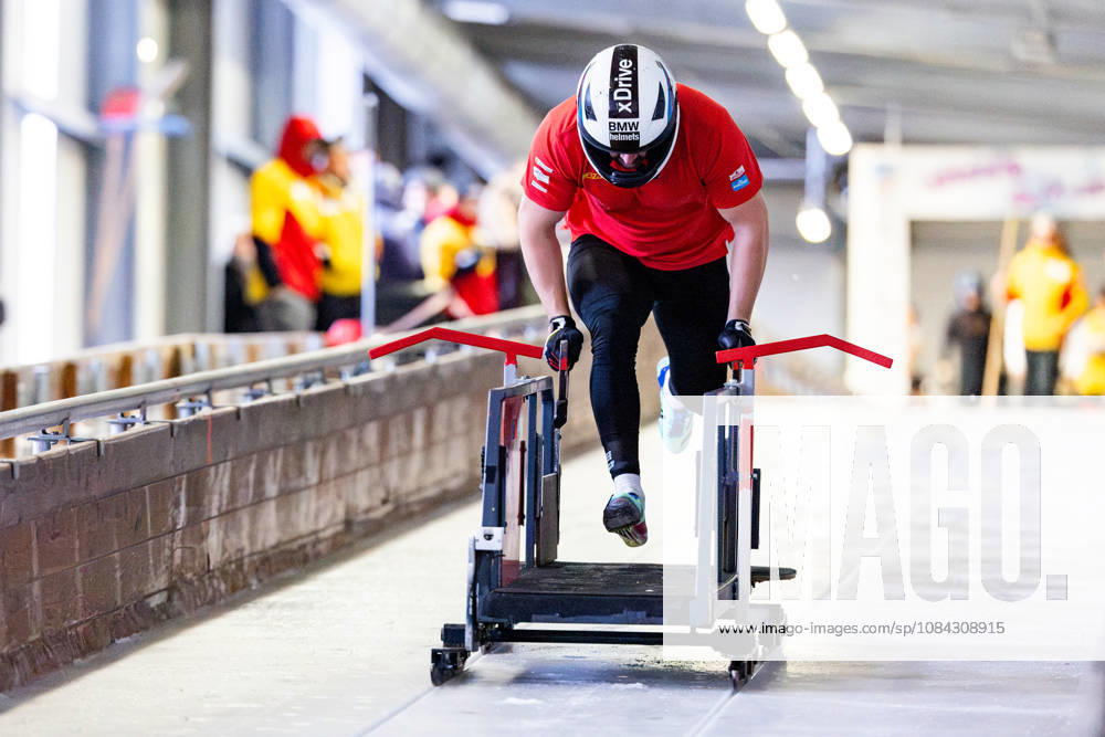 GER, Bobsleigh, Season 26–27, Men, Central Performance Test in Bobsleigh: Push Test. Traditionally, German bobsled pilots and their pushers have gathered in Oberhof for a test of strength. 98559 Oberhof LOTTO Thuringia EISARENA Oberhof Training Hall Start Facility Thuringia Germany
