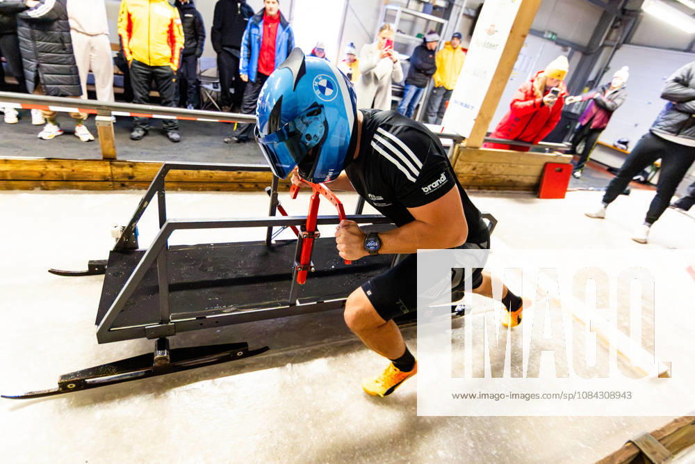 GER, Bobsleigh, Season 26–27, Men, Central Performance Test in Bobsleigh: Push Test. Traditionally, German bobsled pilots and their pushers have gathered in Oberhof for a test of strength. 98559 Oberhof LOTTO Thuringia EISARENA Oberhof Training Hall Start Facility Thuringia Germany