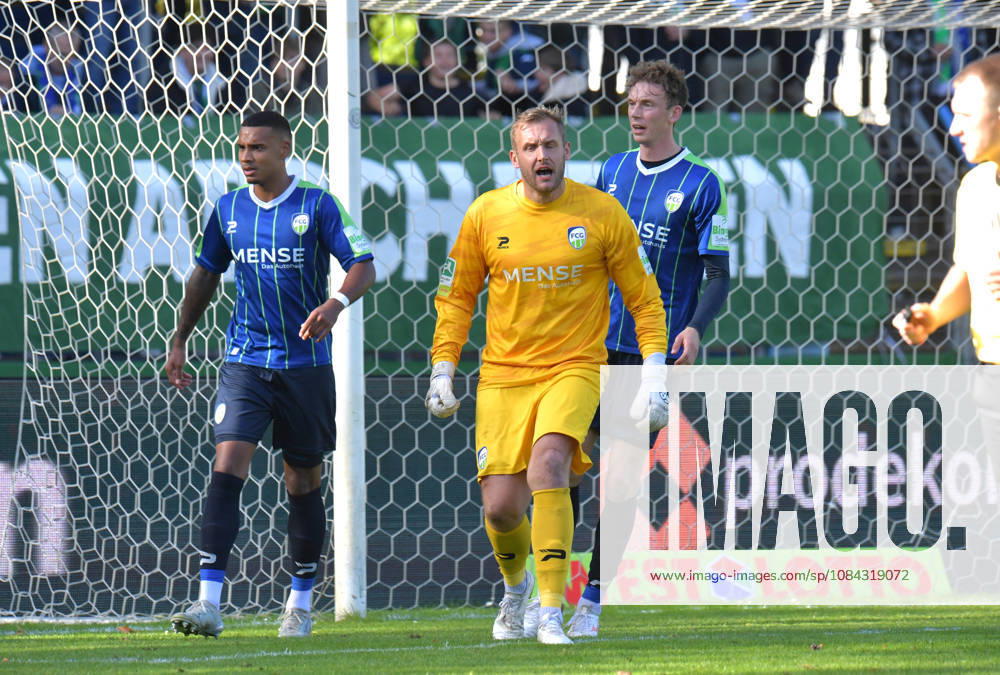 GER, Soccer, Regionalliga West, 2026–2027 Season, Matchday 12, Ohlendorf Stadium in Heidewald, Gütersloh FC vs. SF Siegen 0–5 Jarno Peters, FC Gütersloh, Action, Single Frame, Landscape, Facial Expressions, Gestures, Goalkeeper, Keeper,