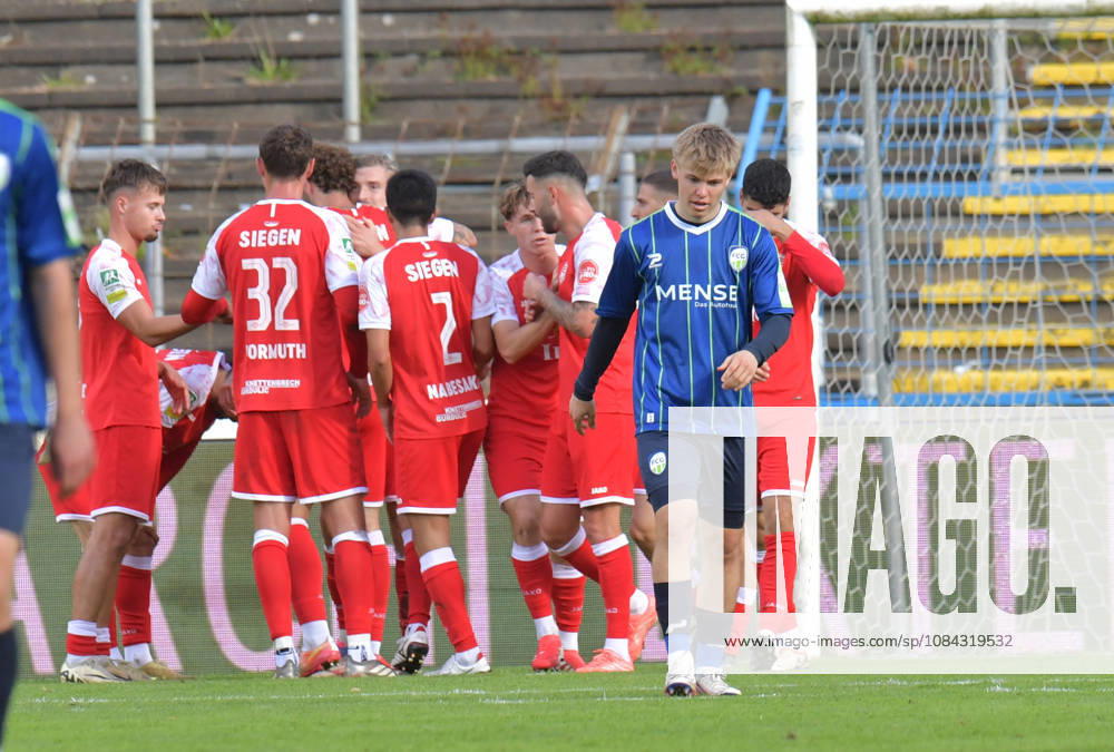 GER, Soccer, Regionalliga West, 2026–2027 Season, Matchday 12, Ohlendorf Stadium in Heidewald, Gütersloh FC vs. SF Siegen 0–5, Erik Lanfer. FC Gütersloh is disappointed after the 0–1 loss; action, single frame, horizontal, facial expressions, gestures, disappointed, disappointment