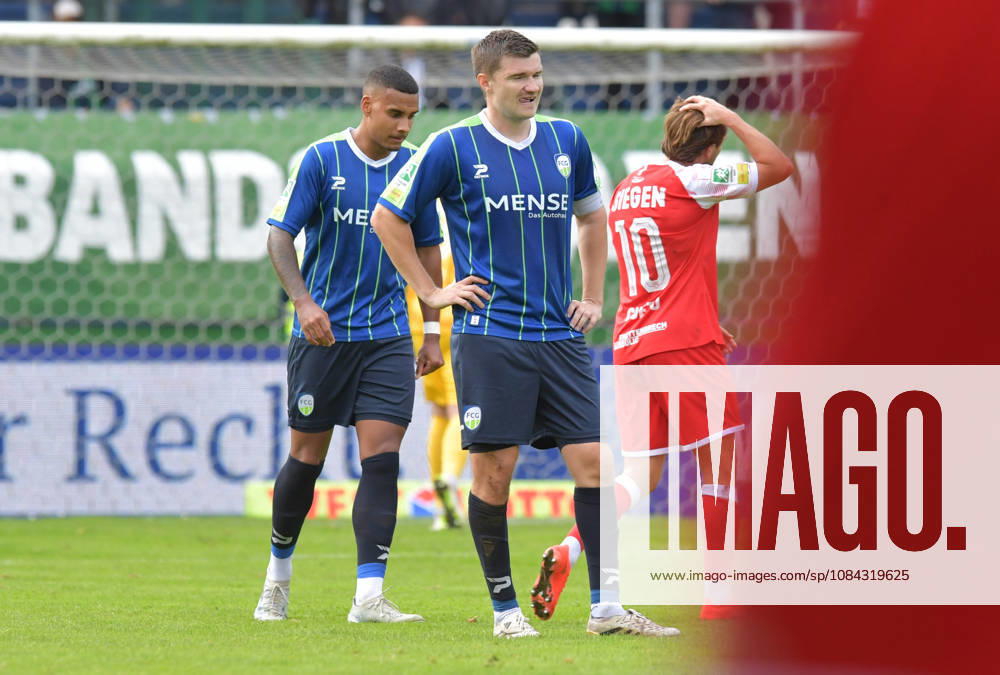 GER, Soccer, Regionalliga West, 2026–2027 Season, Matchday 12, Ohlendorf Stadium in Heidewald, Gütersloh FC vs. SF Siegen 0–5, David Winke and Björn Rother (both FC Gütersloh), from left, in action, single frame, landscape orientation, facial expressions, gestures, disappointed, disappointment