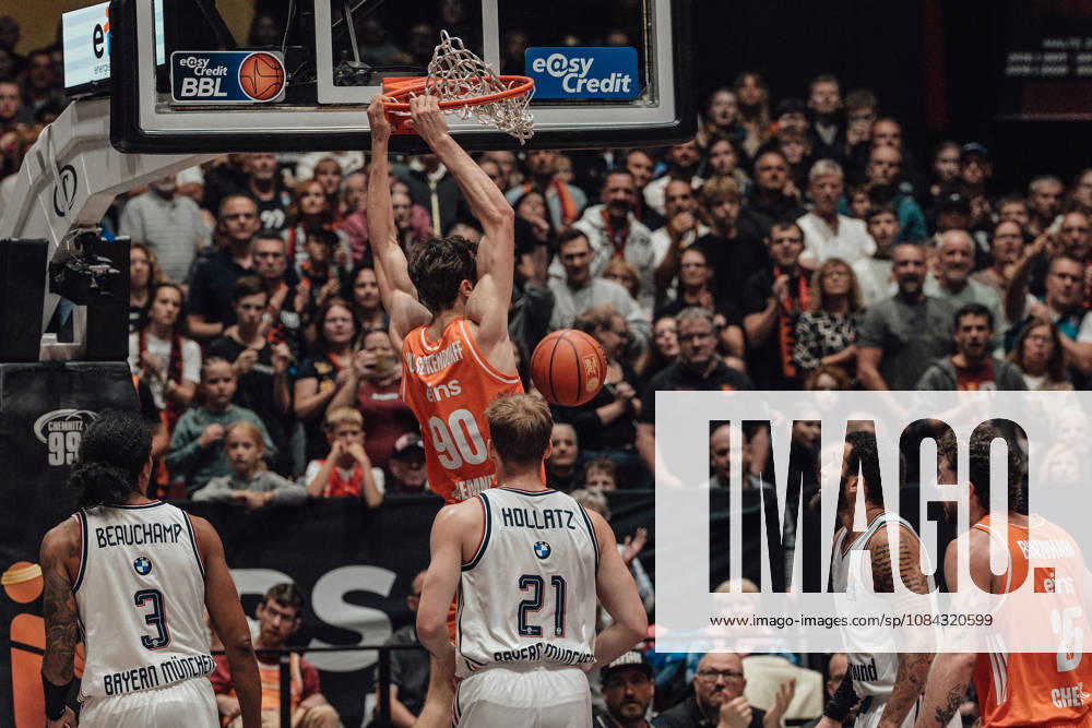 EasyCredit Basketball Bundesliga, Matchday 5, Niners Chemnitz vs. Bayern Munich, October 10, 2026, starting at 4:00 p.m., Chemnitz, Chemnitz Arena. Pictured: Jannis von Seckendorf, age 90, March 3: Jon Beauchamp, 21 Justus Hollatz, 25 Ben Burnham easyCredit Basketball Bundesliga, Matchday 5, Niners Chemnitz vs. Bayern Munich, Chemnitz, Saxony, Germany